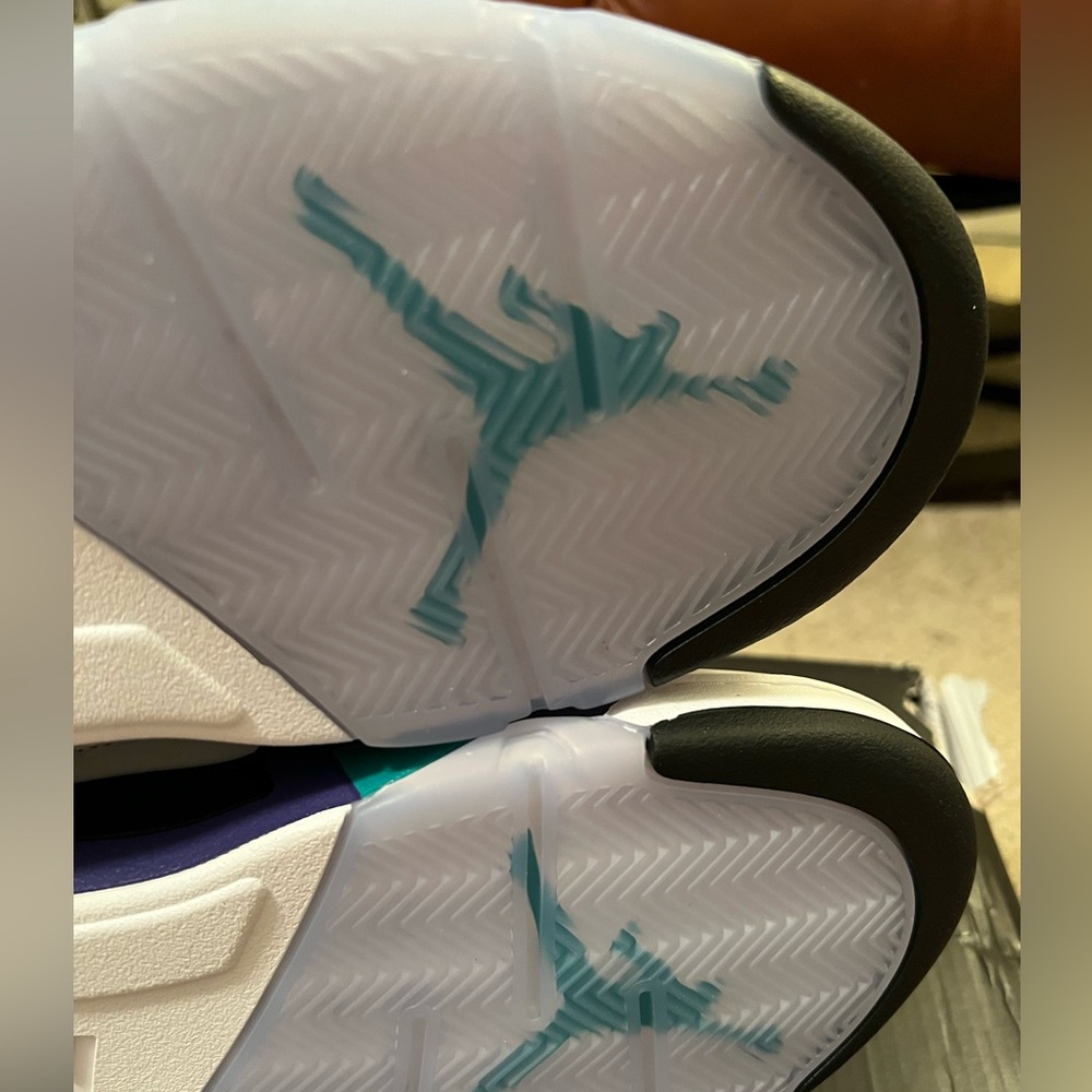 Brand New Jordan 5 Retro (2025) Grape 
Deadstock (DS) - Picture 7 of 10